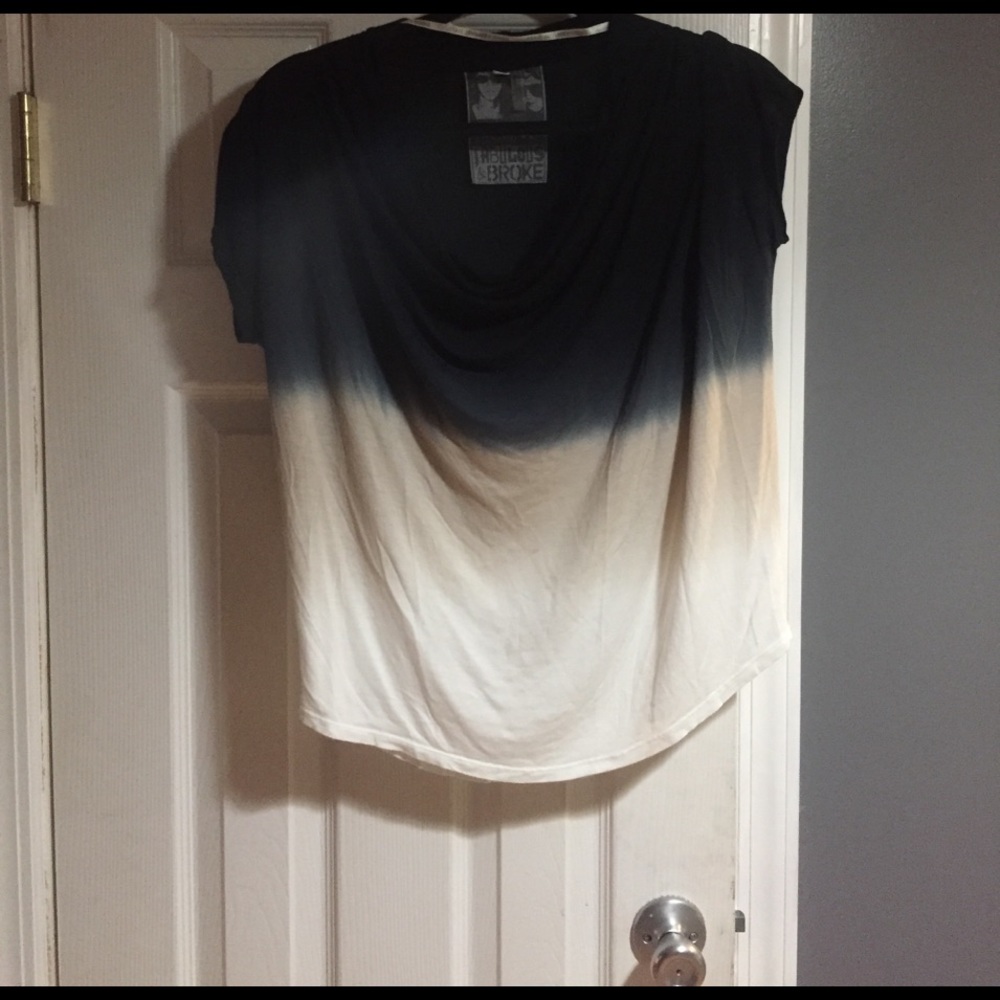 Scoop neck tee