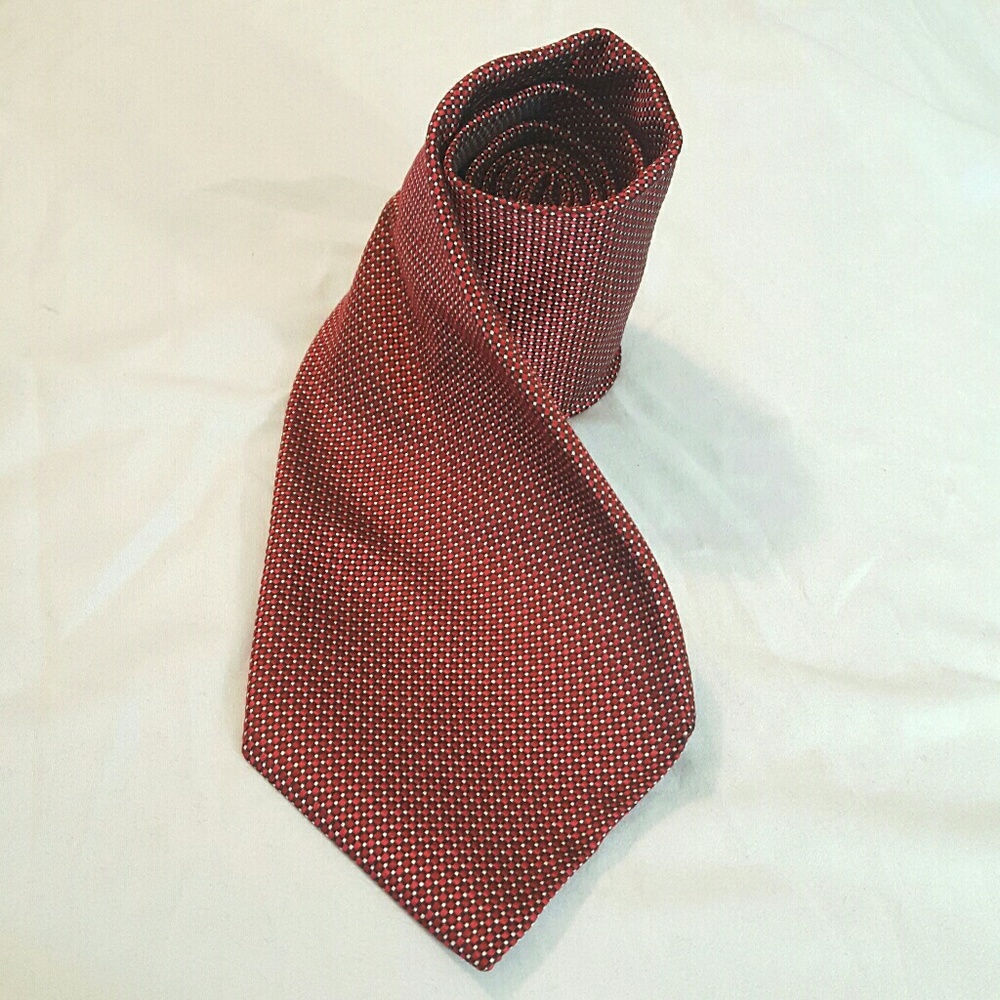 Geoffrey Beene 100% silk tie
