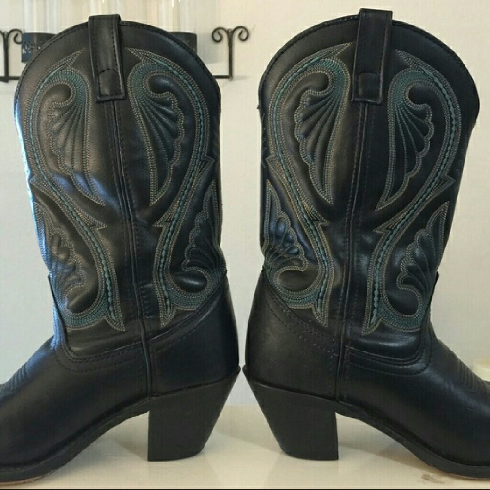 Black womens Cowboy boots.