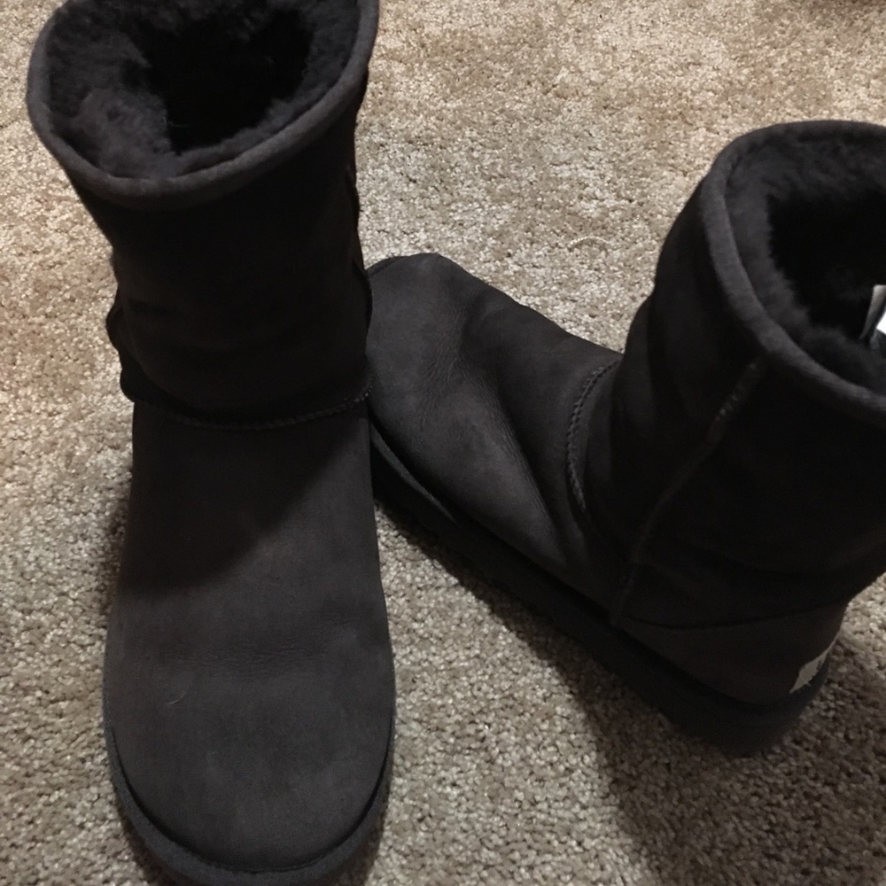 Brown UGGS - Picture 3 of 3