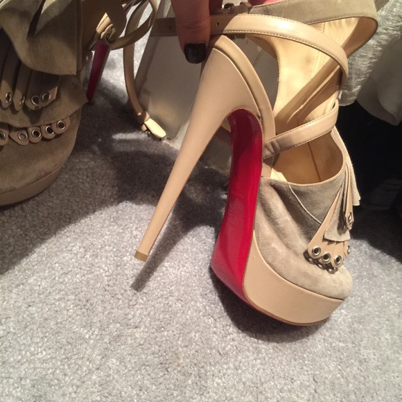 Shoes - Picture 2 of 4