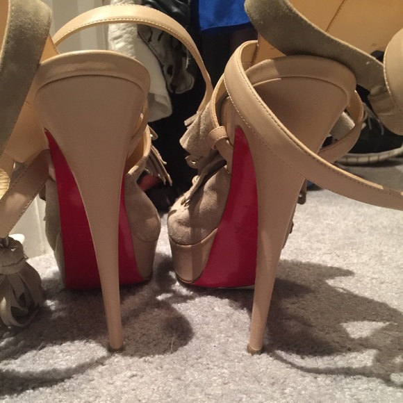 Shoes - Picture 3 of 4