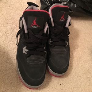 Retro Jordan 4 "Bred"
