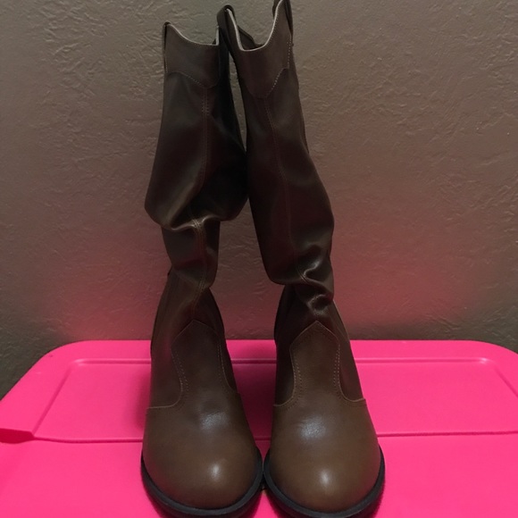 Brown Heeled Boots - Picture 2 of 3