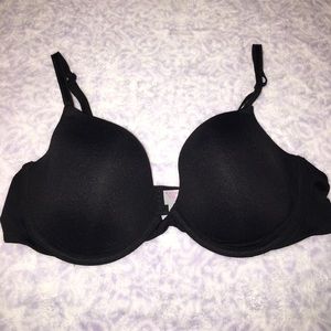 Victoria's Secret lightly lined bra