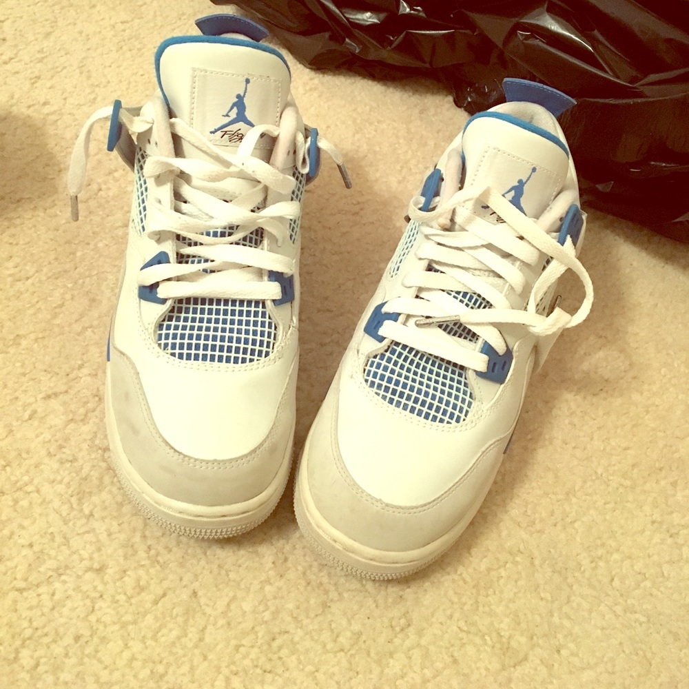Blue and white retro Jordan 4