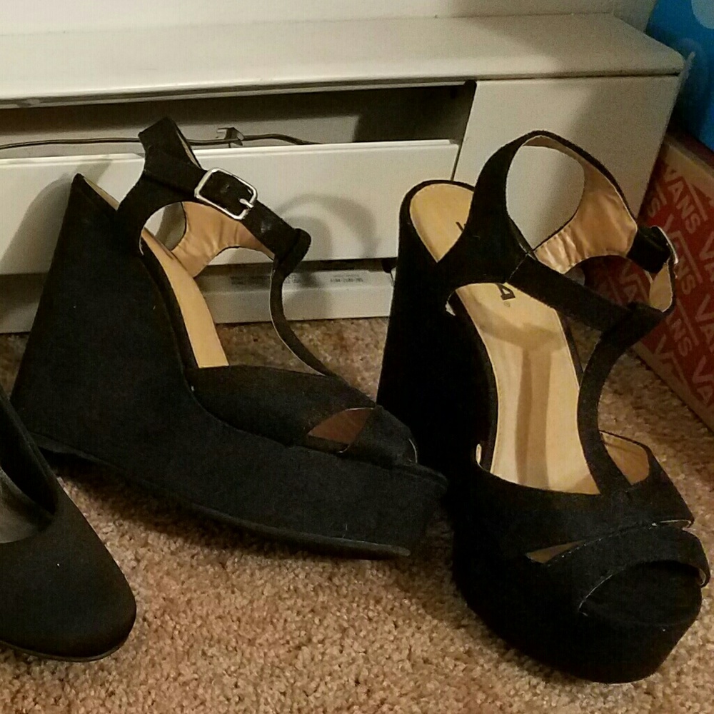 Heels/Wedges - Picture 2 of 2