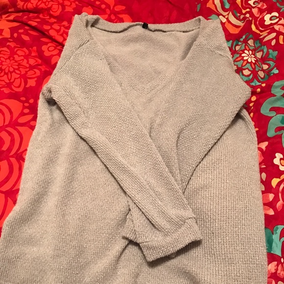 White and black sweaters plus grey v neck sweater. - Picture 3 of 3