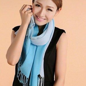 100% pure wool scarf, it is very thin but warm