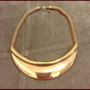 Gold necklace with thick mesh chain