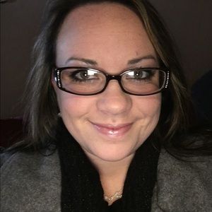 Meet your Posher, Eva