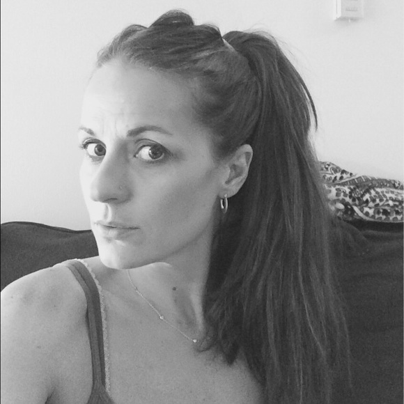 Meet your Posher, Kimberly AKA Truly Gypsy!! - Picture 4 of 8