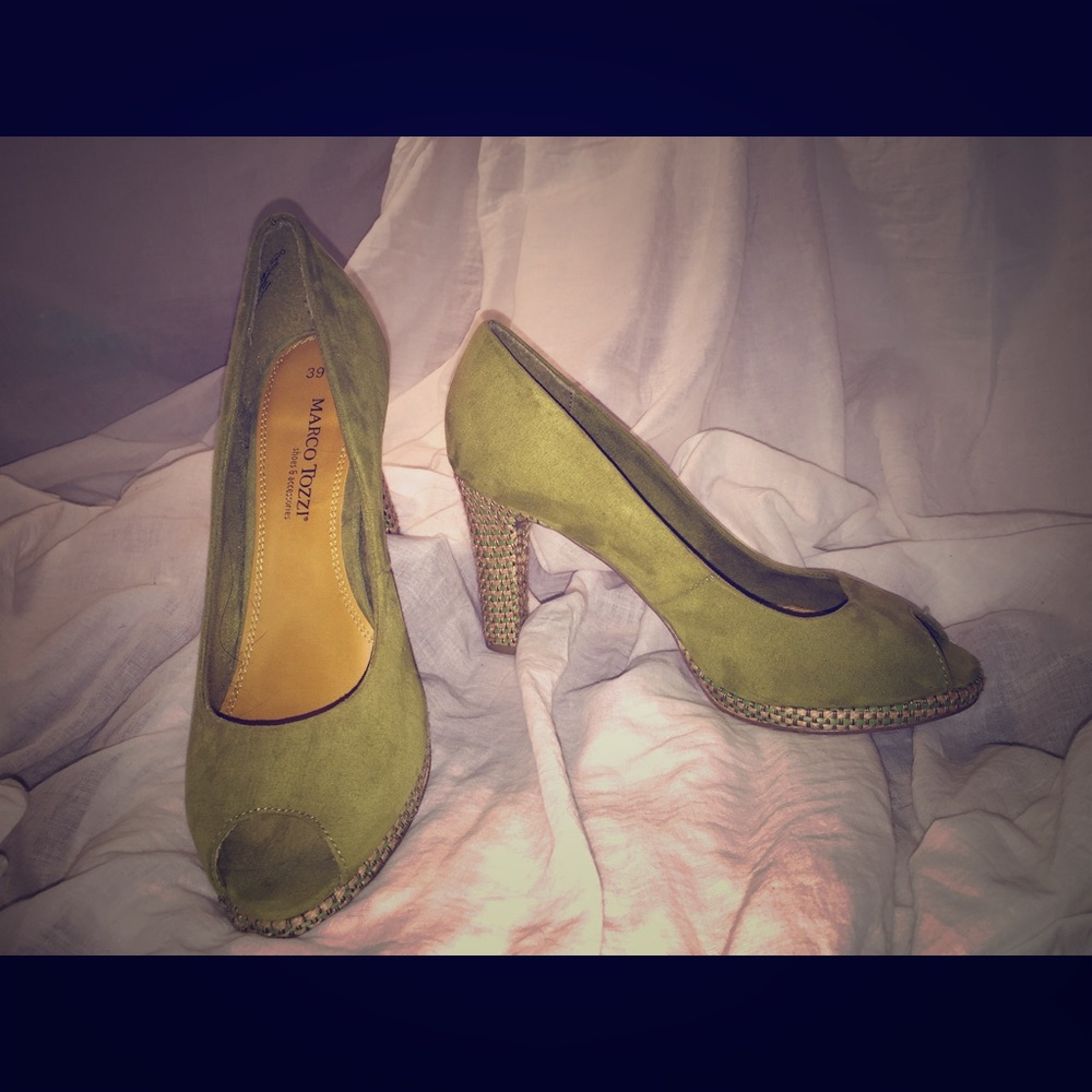 Marco Tozzi suede pumps - stunning!