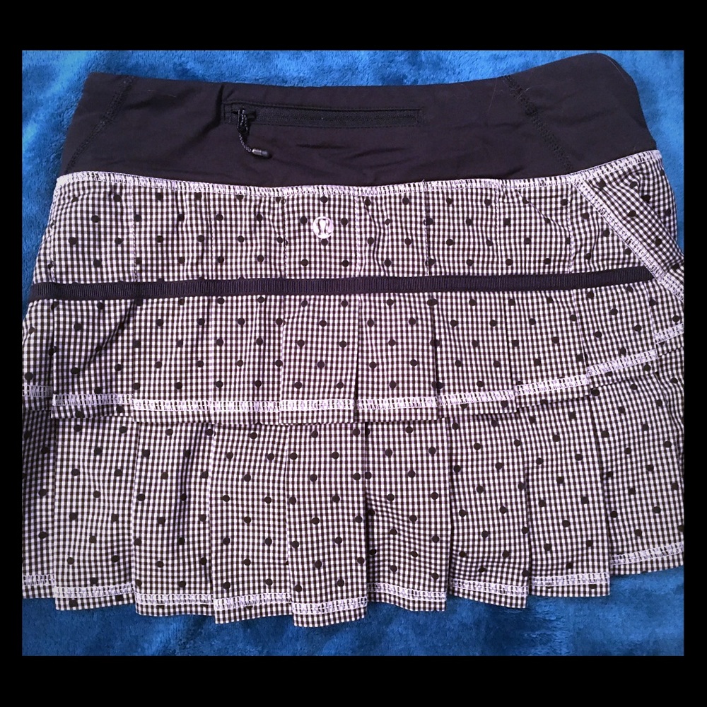 Lululemon skort! Never Worn!