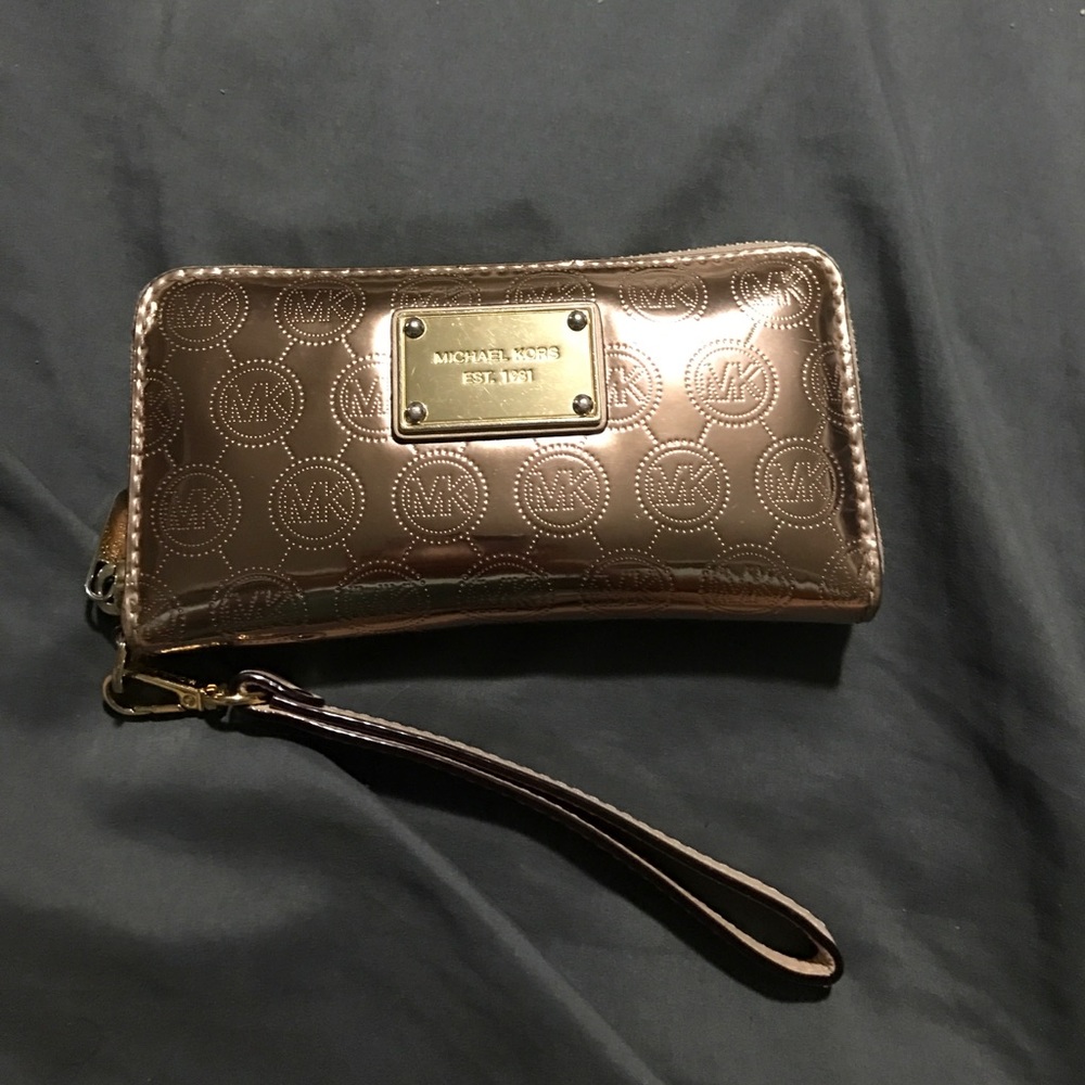 Micheal Kors Limited Edition Rose Gold Tech Wallet