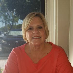 Meet your Posher, Mona