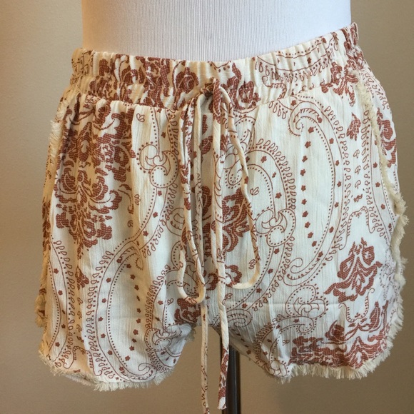 Ivory Brown Shorts - Picture 6 of 7