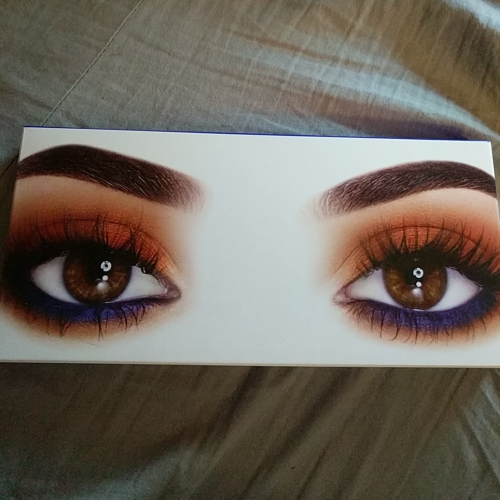 Kylie jenner royal peach pallet
