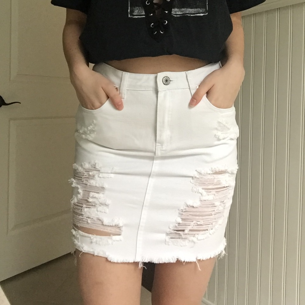 White denim skirt