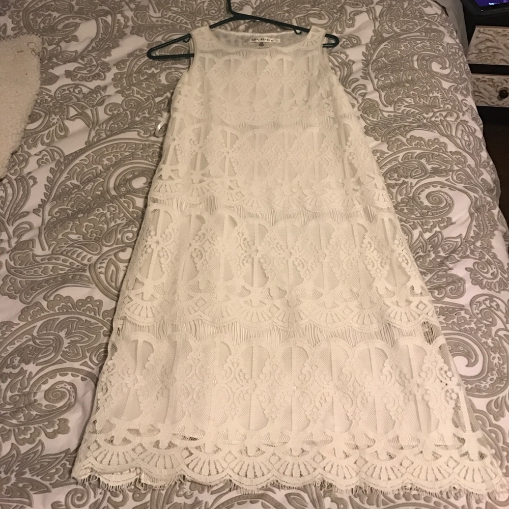 White lace shift dress- like new!