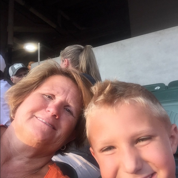 Meet your Posher, Charmaine - Picture 1 of 1