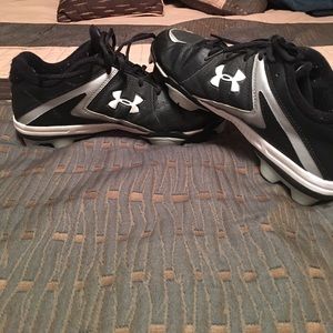 Under Armour cleats size 6 EUC