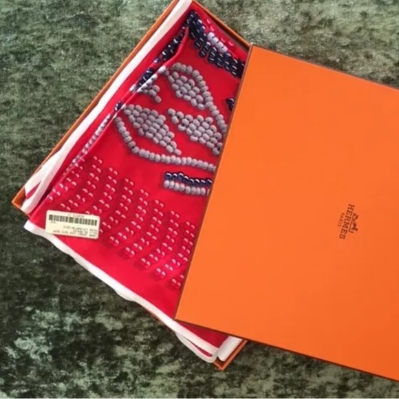 ๐ฏ Authentic Hermes en Perles silk scarf NIB - Picture 2 of 6