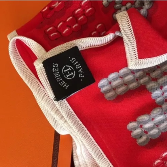 ๐ฏ Authentic Hermes en Perles silk scarf NIB - Picture 5 of 6