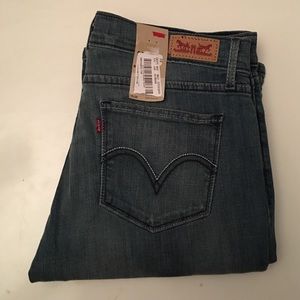 Women's Levi's Jeans 7M/28