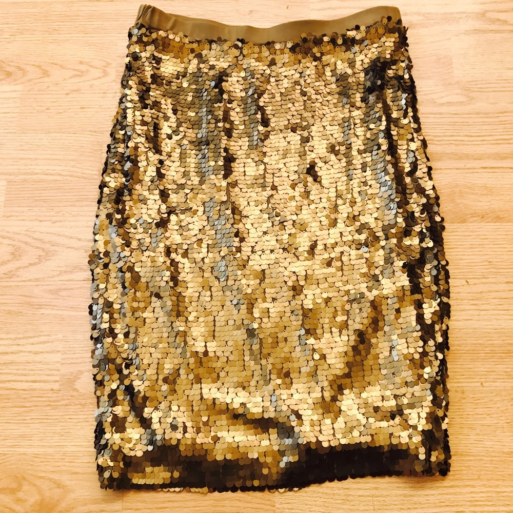 New York and Co Sequin skirt