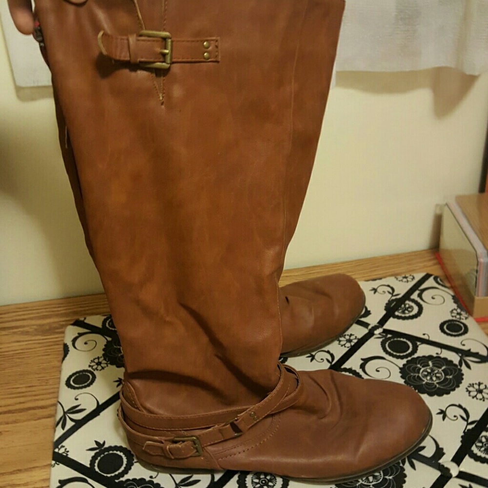 Brown wide width boots