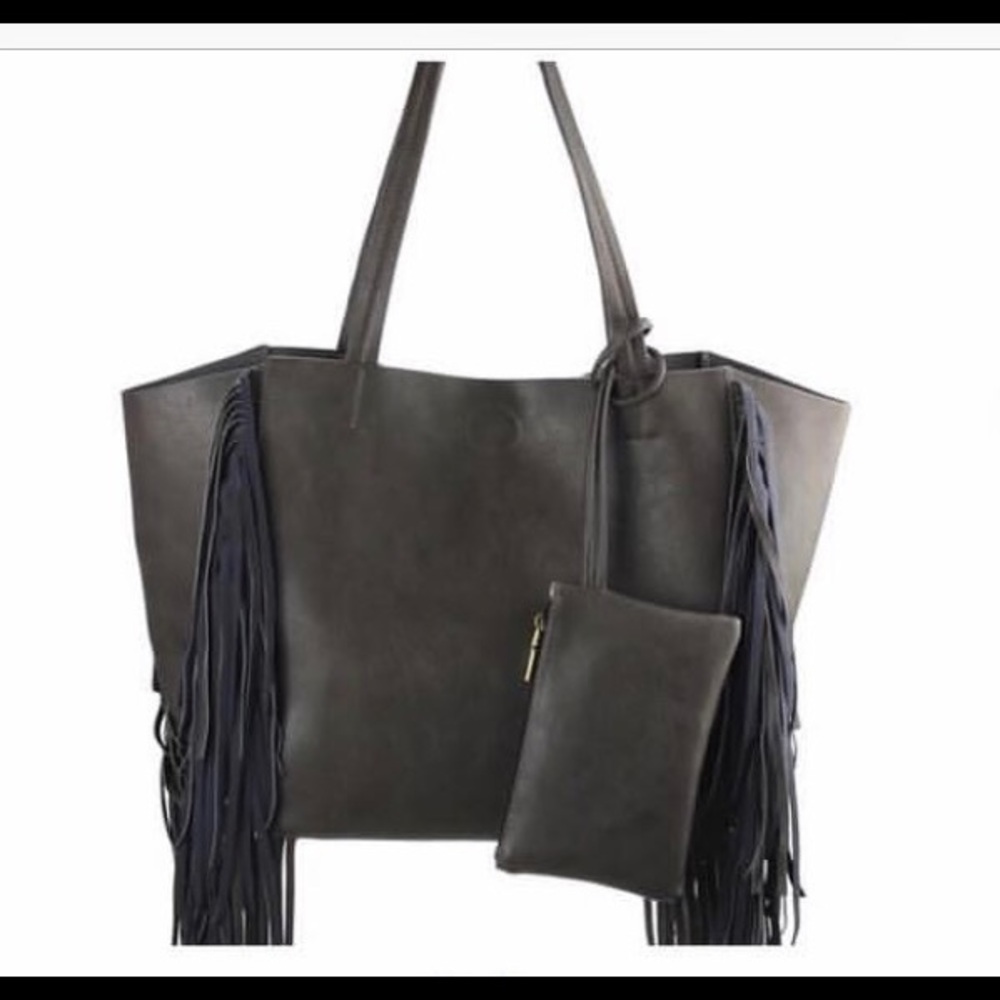 Fringe tote with pouch