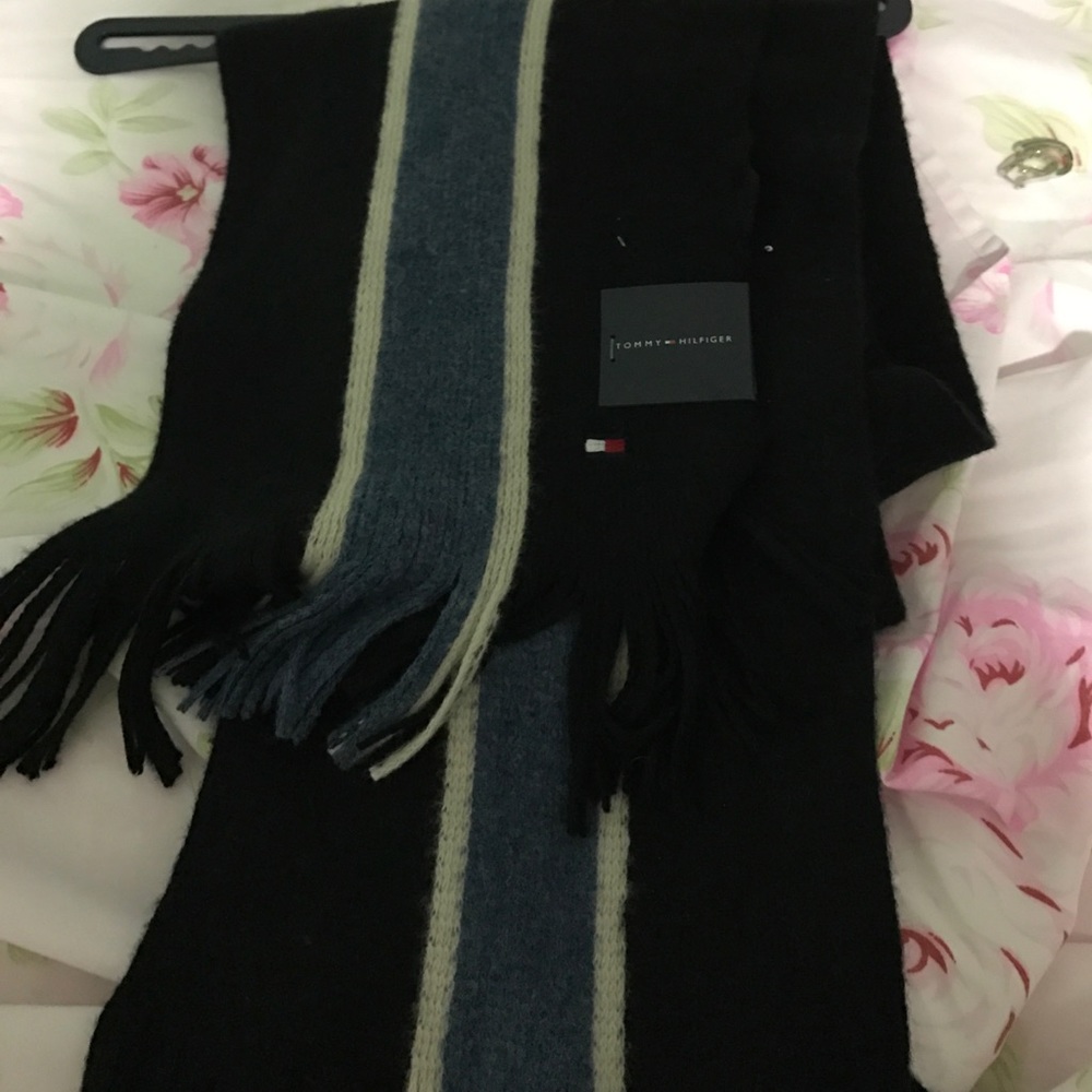 Brand new Tommy Hilfiger scarf
