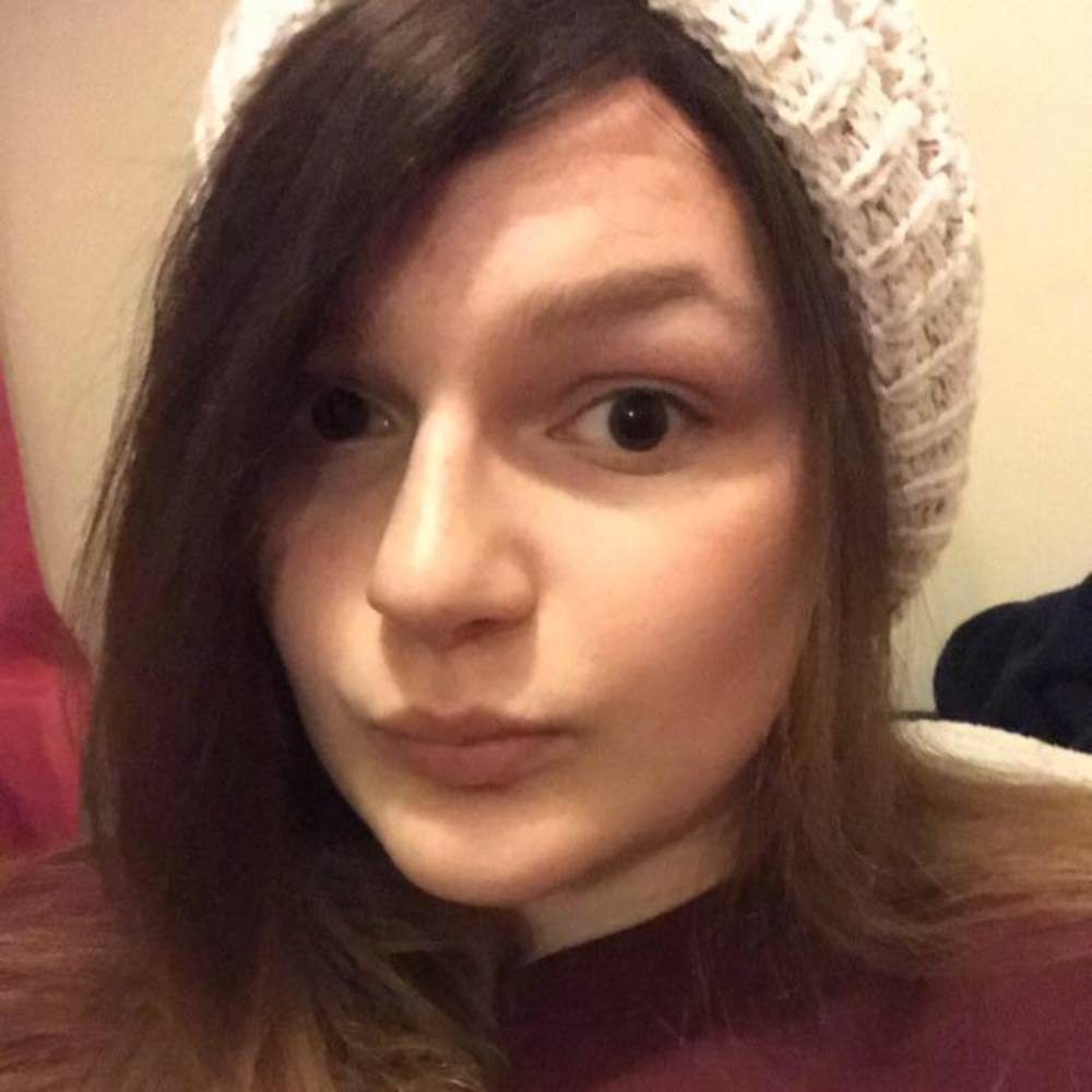 Meet your Posher, Alexis