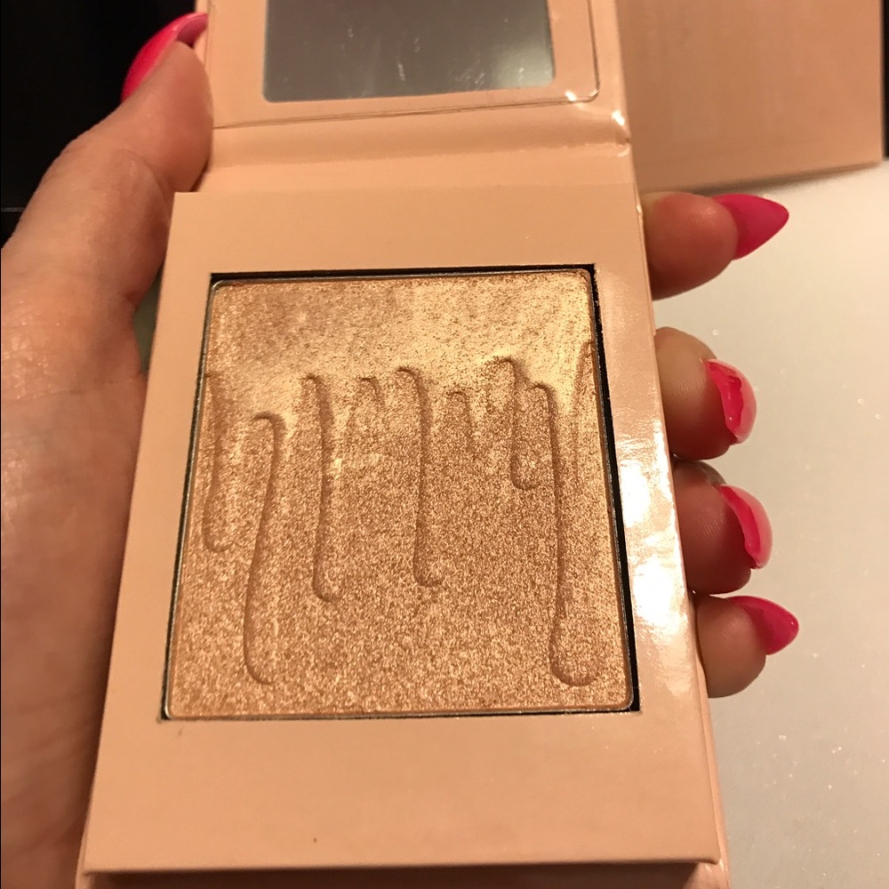 Kylie highlighter
