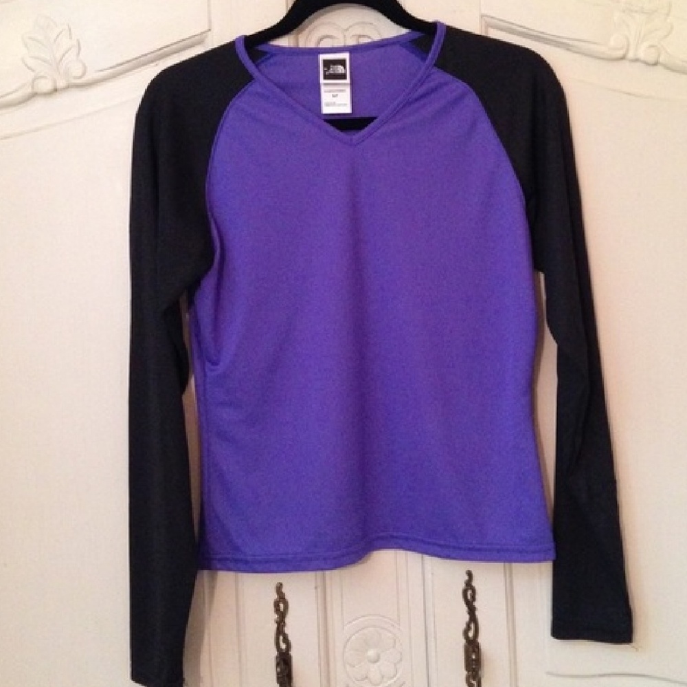 North face v neck baseball type drifit long sleeve