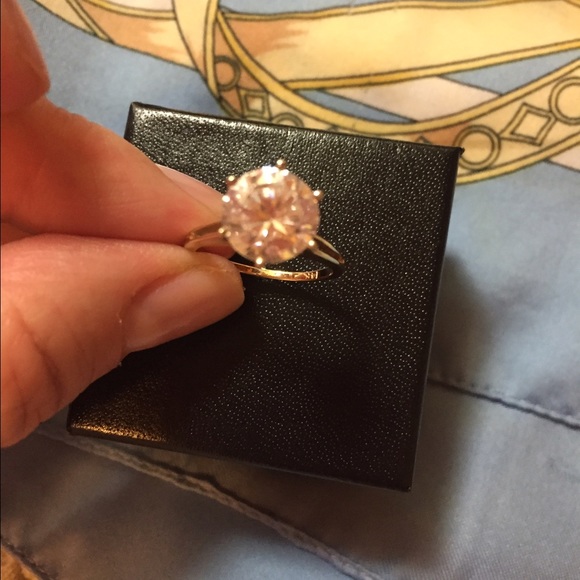 14k gold and large CZ 💎 💍 - Picture 3 of 5