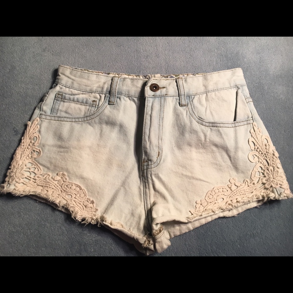 *EARLY SPRING CLEANING* High waisted shorts