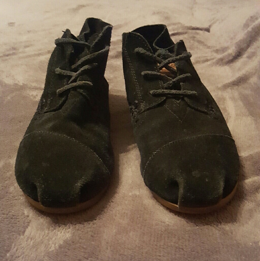 Toms Women's Black Suede Chukka Boots