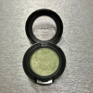 MAC Eyeshadow - Juxt (Satin)