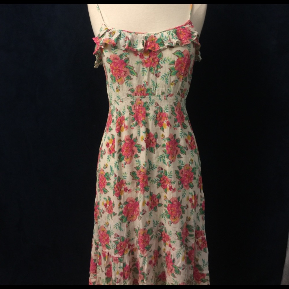 Floral dress w/ruffles