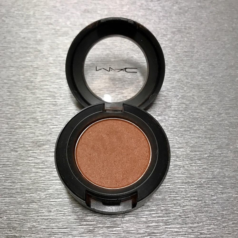 MAC Eyeshadow - Texture (Velvet)