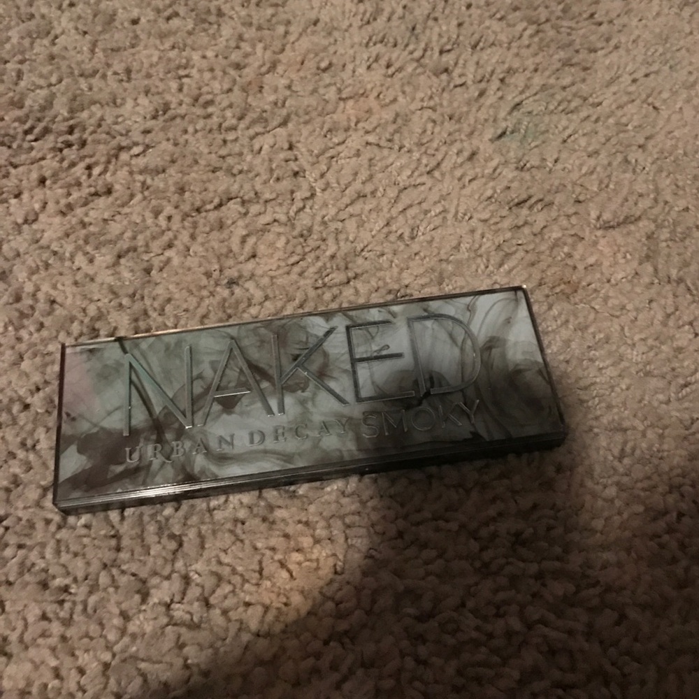 Naked smokey pallet