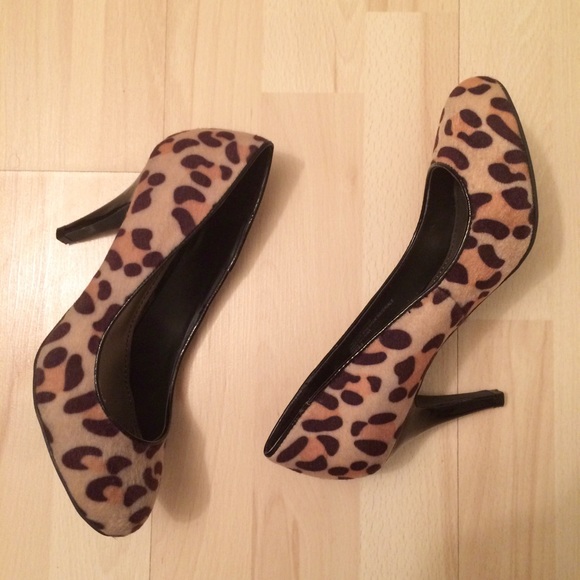 Leopard Print Heels - Picture 2 of 6