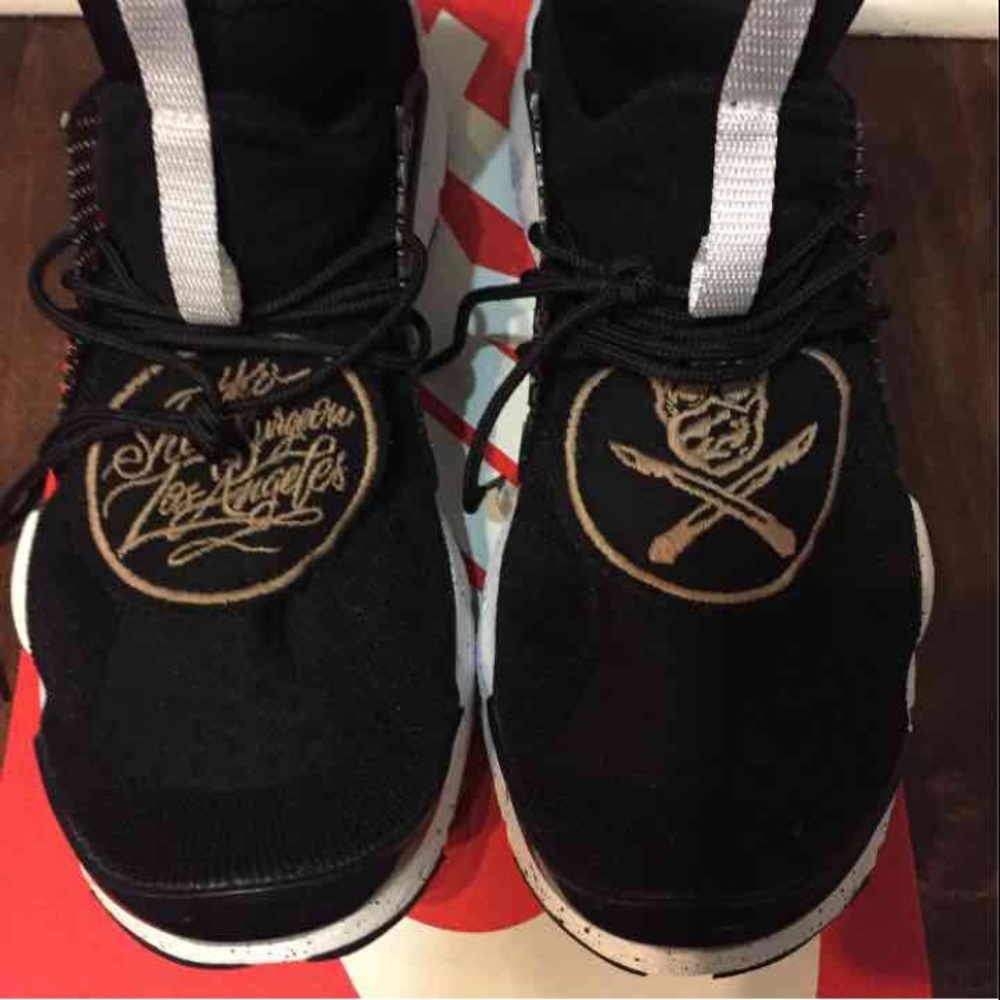 The Shoe Surgeon 1 of 25 Nike Lace Dart Custom 11 - Picture 4 of 8