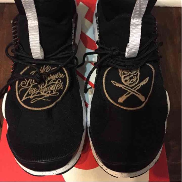 The Shoe Surgeon 1 of 25 Nike Lace Dart Custom 11 - Picture 4 of 8