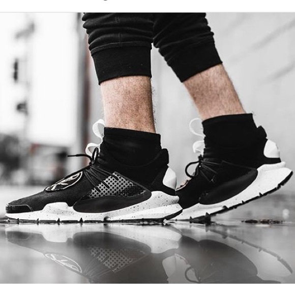 The Shoe Surgeon 1 of 25 Nike Lace Dart Custom 11 - Picture 6 of 8