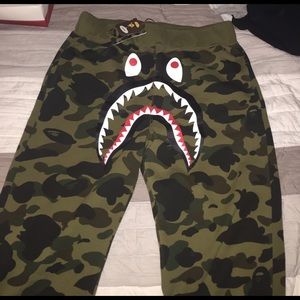Bape 1st green camo sweatpants