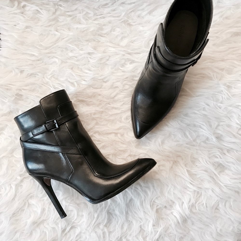 Pour la Victoire Black belt booties