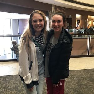 Meet your Posher, Joelle